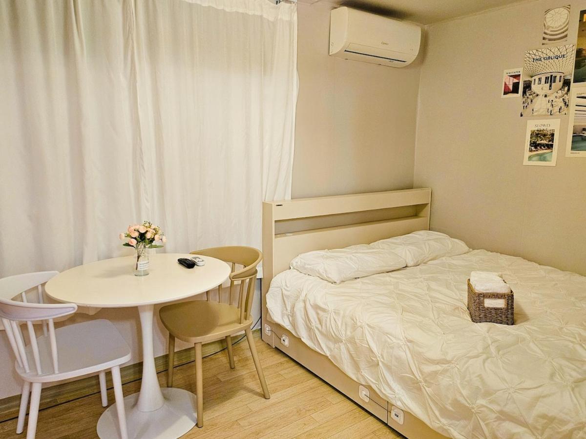 Apartment Danbam Sinchon, 2br Up To 3 People
